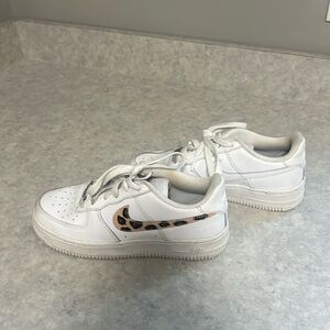 Nike Kids White Air Force 1 with Custom Cheetah Paint Size 3.5Y Same as W 5